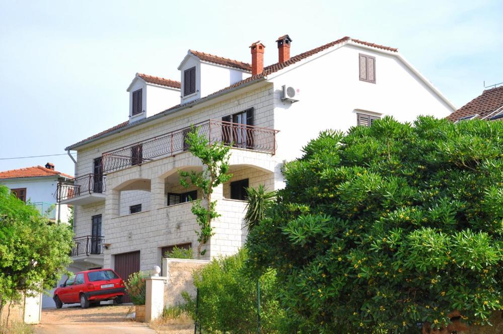 Apartments Omo 1 Supetar Exterior foto